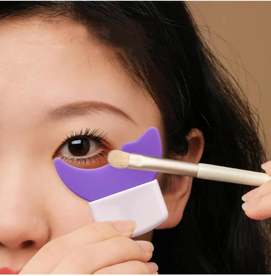 3 in 1 Multifunctional Eyelash Makeup Auxiliary Guard Tool, Applicator Guide Auxiliary Artifact Mascara Eyeliner Eye Shadow Painting Silicone Upper and Lower Bezel Tool (Pack of 1, White)