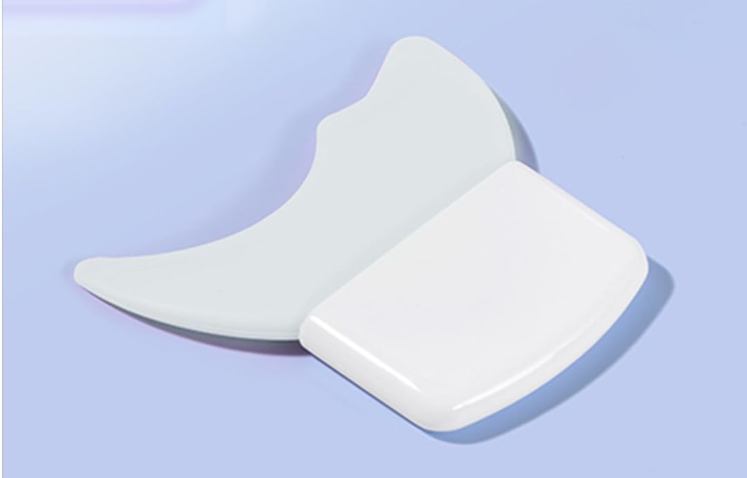 3 in 1 Multifunctional Eyelash Makeup Auxiliary Guard Tool, Applicator Guide Auxiliary Artifact Mascara Eyeliner Eye Shadow Painting Silicone Upper and Lower Bezel Tool (Pack of 1, White)