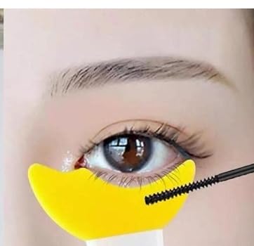 3 in 1 Multifunctional Eyelash Makeup Auxiliary Guard Tool, Applicator Guide Auxiliary Artifact Mascara Eyeliner Eye Shadow Painting Silicone Upper and Lower Bezel Tool (Pack of 1, White)