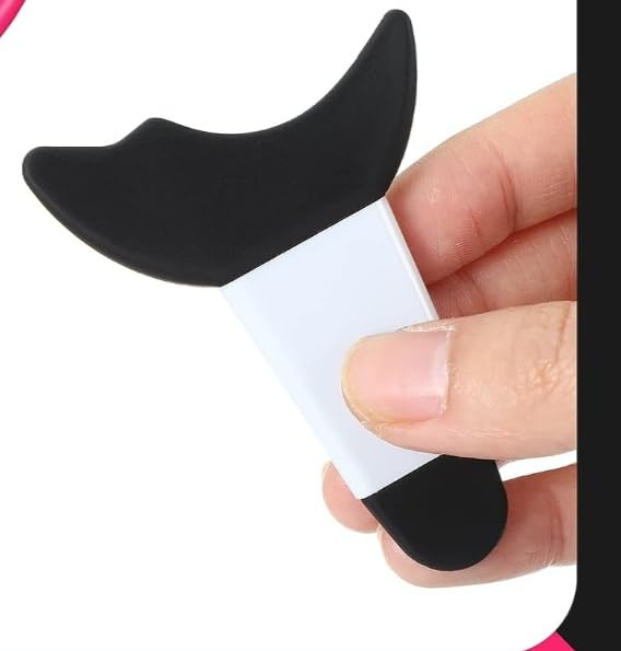 3 in 1 Multifunctional Eyelash Makeup Auxiliary Guard Tool, Applicator Guide Auxiliary Artifact Mascara Eyeliner Eye Shadow Painting Silicone Upper and Lower Bezel Tool (Pack of 1, White)